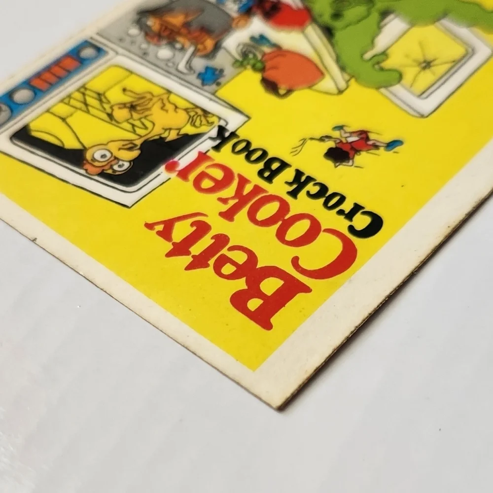 🥣 Vintage 1973 Topps WACKY PACKAGES “Betty Cooker Crock Book” Sticker 🟢